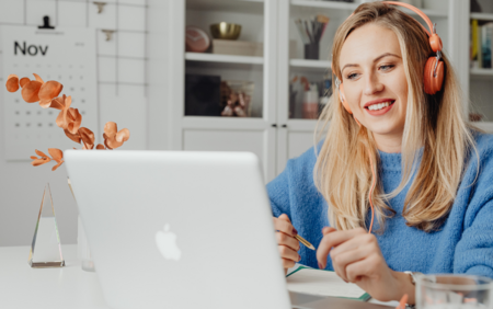 woman on laptop
