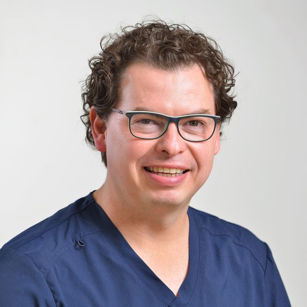 Dr Alex