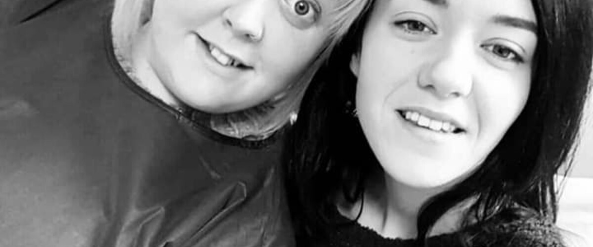 Kate & catherine selfie